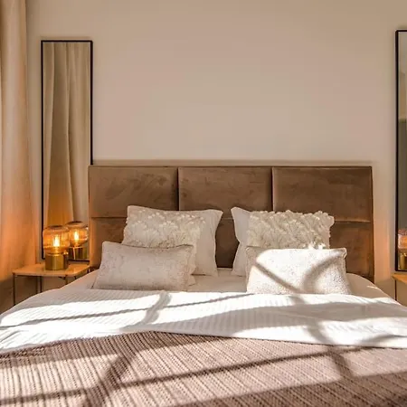 19 Duquesa Del Duque 3 Bedrooms アデヘ