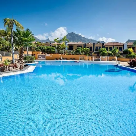 19 Duquesa Del Duque 3 Bedrooms ヴィラ