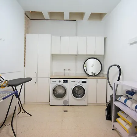 19 Duquesa Del Duque 3 Bedrooms