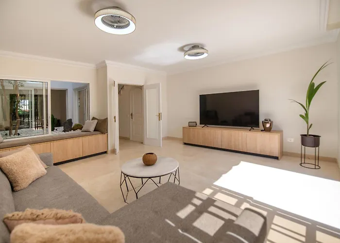 19 Duquesa Del Duque 3 Bedrooms Villa *