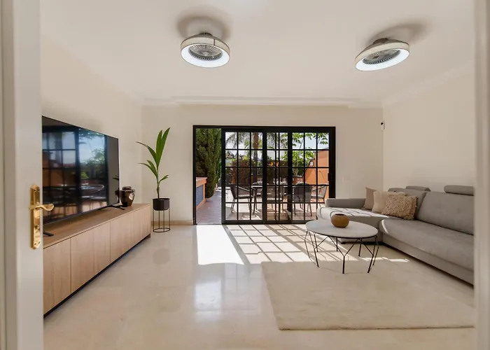 Villa 19 Duquesa Del Duque 3 Bedrooms *