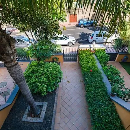 19 Duquesa Del Duque 3 Bedrooms Villa