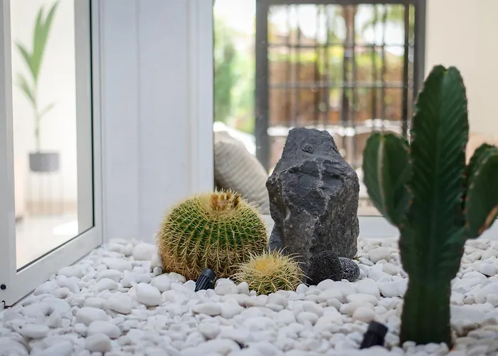 19 Duquesa Del Duque 3 Bedrooms *