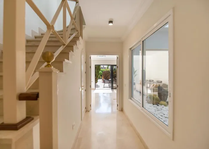 19 Duquesa Del Duque 3 Bedrooms Villa *